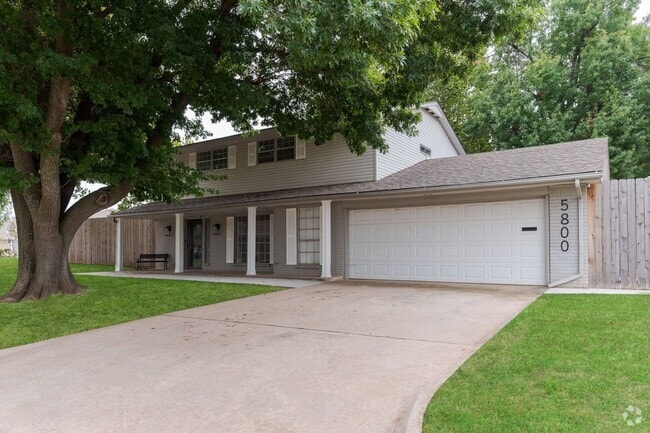 Building Photo - 5800 NW 89th St