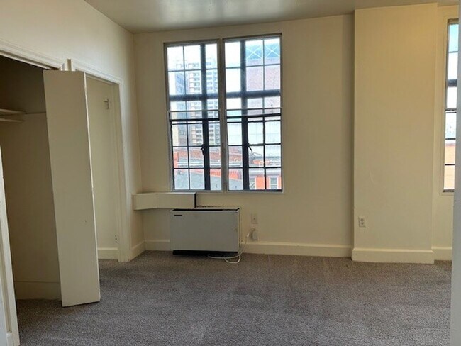 Foto del edificio - 213 N 2nd St