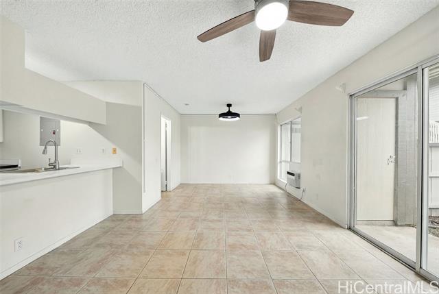 Building Photo - 91-1059-1059 Puamaeole St