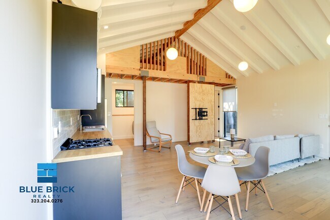 Foto del edificio - 14120 Archwood St