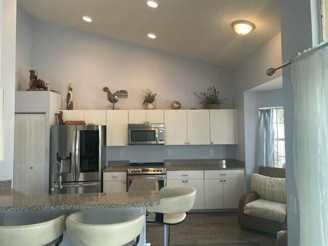 Foto del edificio - 1236 Bayview Cir