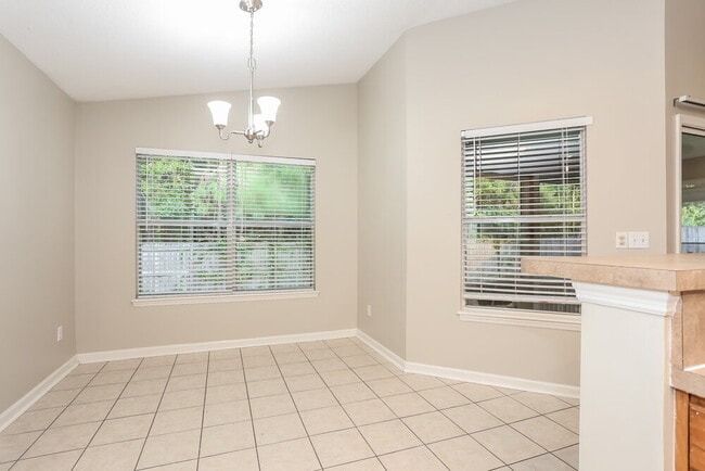 Building Photo - 1048 Beckingham Dr