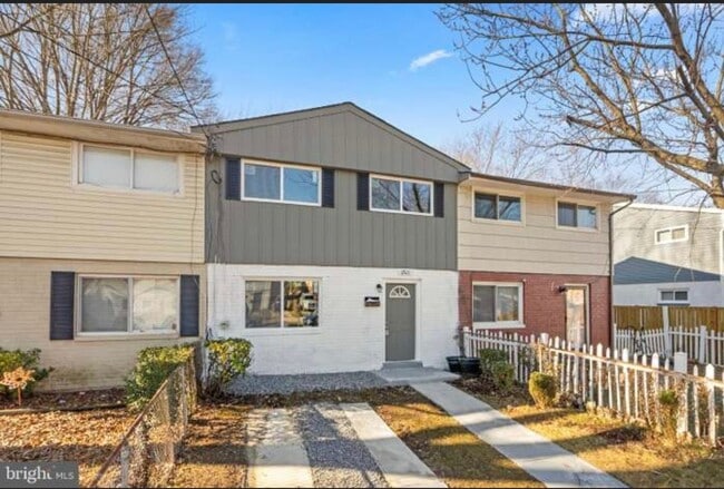 Building Photo - 6922 Forest Terrace