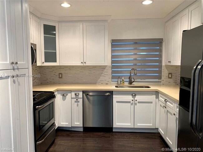 Foto del edificio - 3 br, 2.5 bath House - Country Isles Garde...