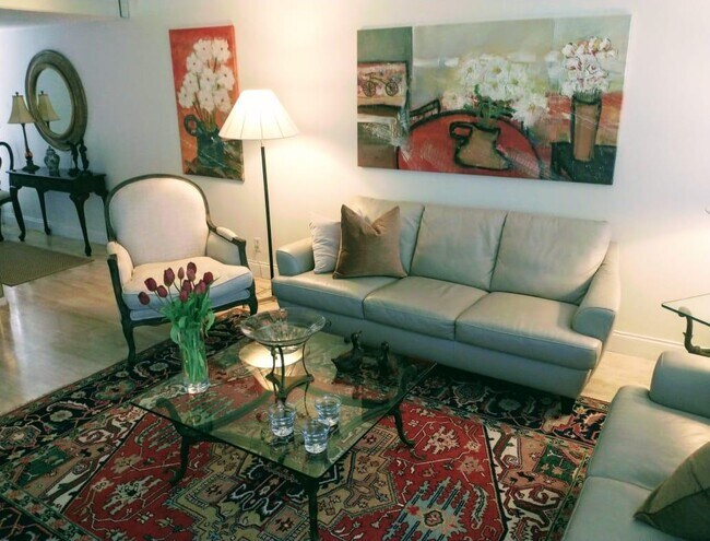 Foto del edificio - 3205 Bridgewood Dr