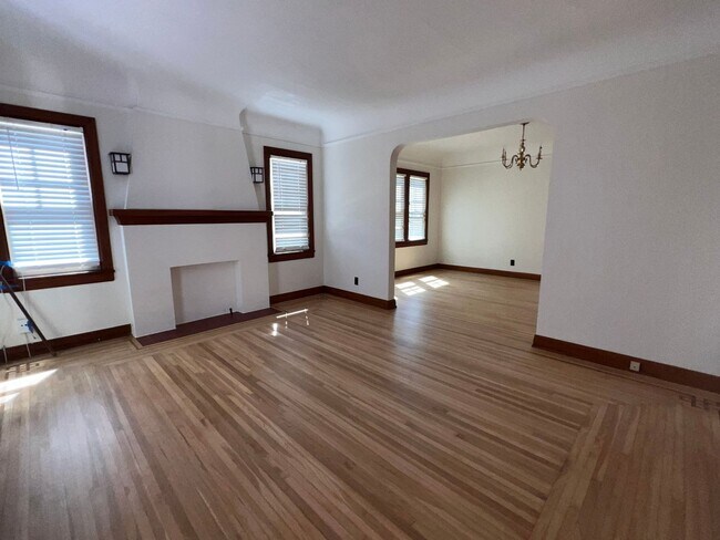 Foto del edificio - Spanish Gem in Vista Del Oro | 2Bed/1Bath | 1019SqFt | 1-Car Garage