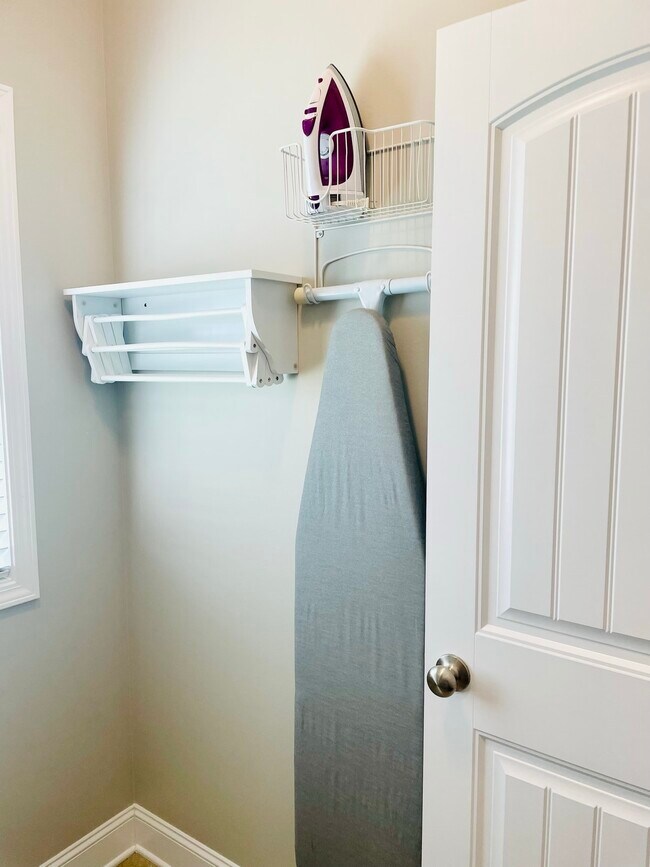 Building Photo - 321 Cornhill Rd