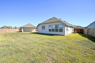 Building Photo - 12503 Highgrove Springs Dr