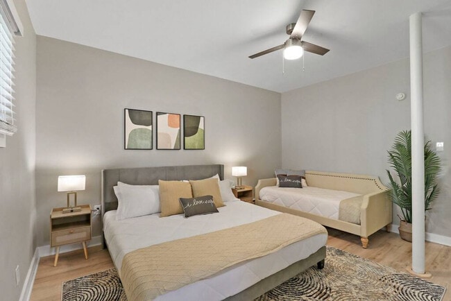 Foto del edificio - 5015 Main St