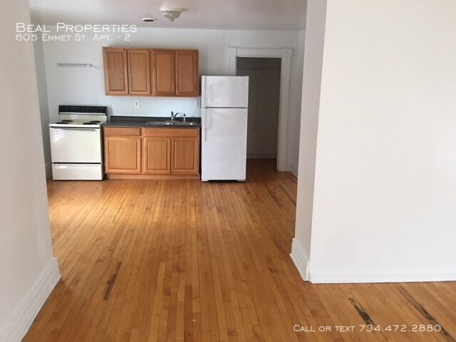 Foto del edificio - 605 Emmet St