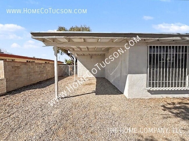 Building Photo - 410 W Calle Antonia