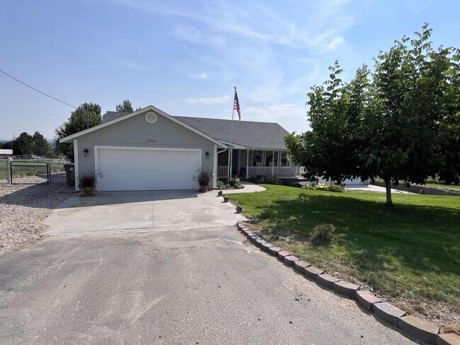 Foto del edificio - 22563 Hanley Dr