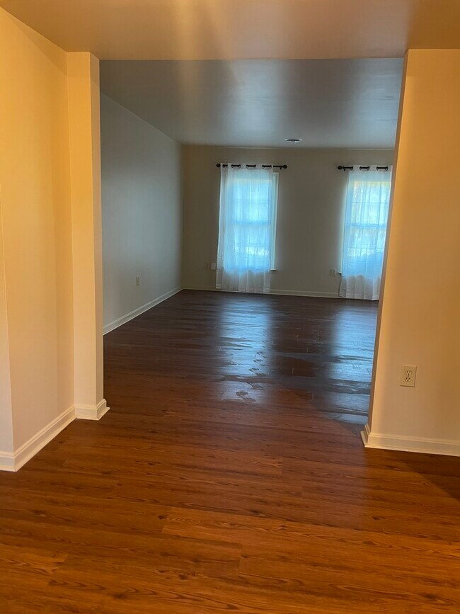 Foto del edificio - 1413 Timber Brook Dr