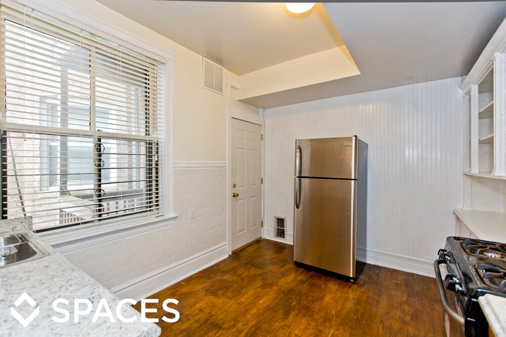 Primary Photo - 1354 W Berwyn Ave