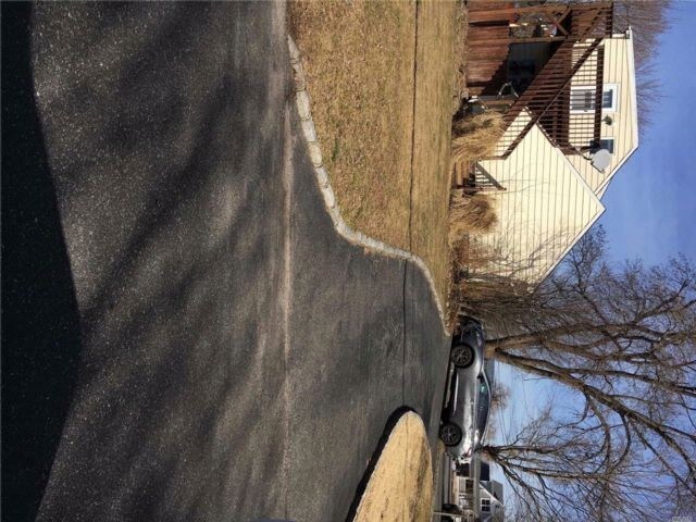 Primary Photo - 4 Elmont Ln