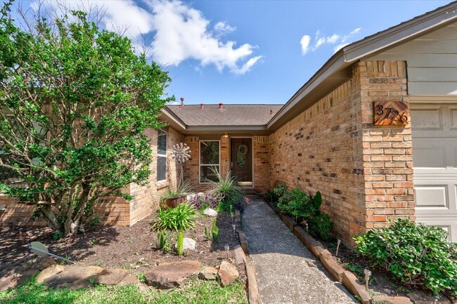 Foto del edificio - 3726 Acorn Run Ln