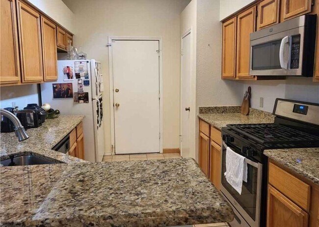 Building Photo - 1604 Texas Oak Way