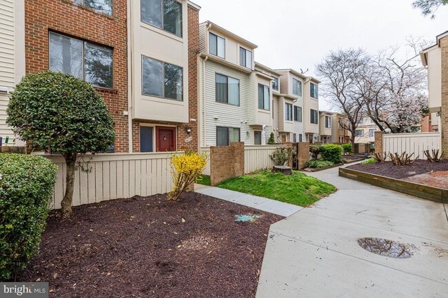 Photo - 18728 Nathans Pl Townhome