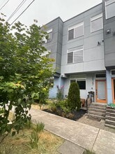 Building Photo - 5936F 36th Ave S