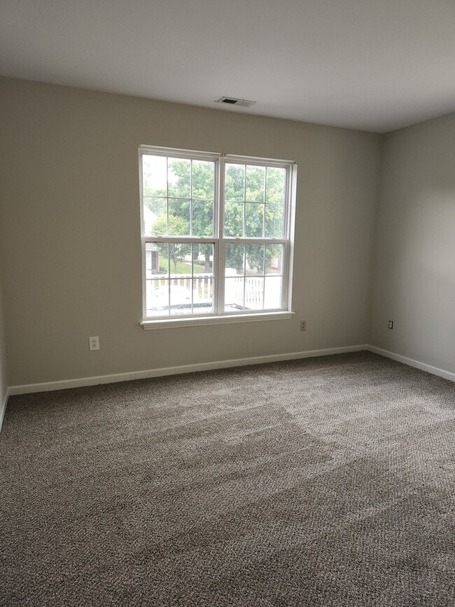 Building Photo - 3 bedroom 2.5 Bath 1 car garage For rent