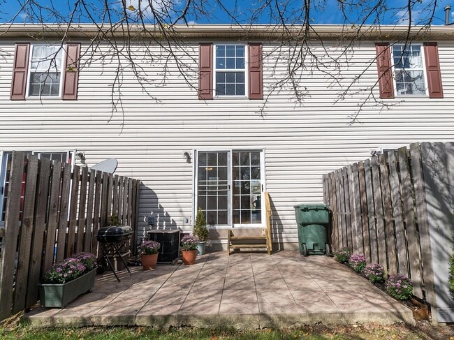 Building Photo - 5719 Rutgers Ln