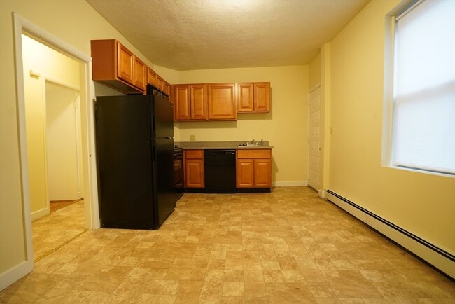 Building Photo - 62 Empire St