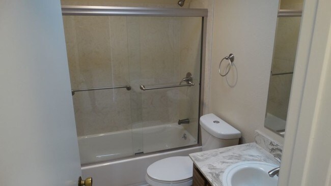 Foto del edificio - Top Floor One Bedroom