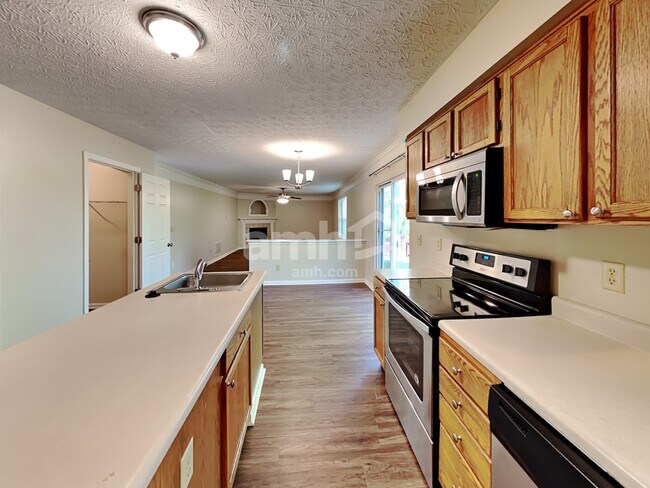 Foto del edificio - 4906 Bixby Ridge Dr E