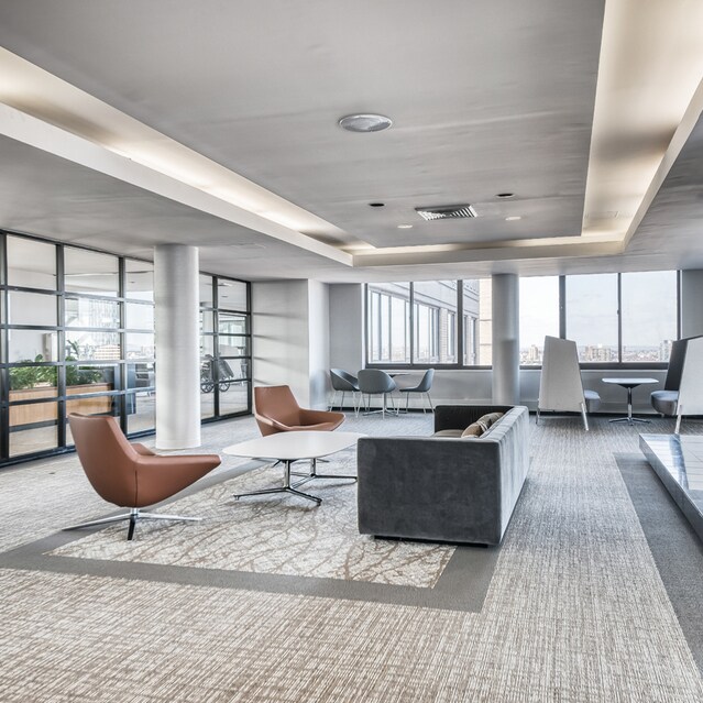 Foto del edificio - 218 E 95th St