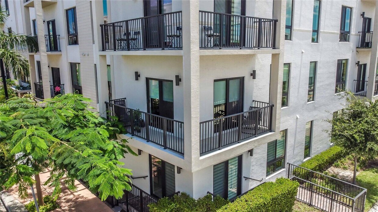 Foto principal - 8265 NW 41st St