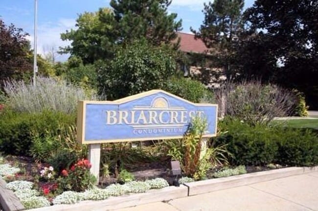 Building Photo - 225 Briarcrest Dr