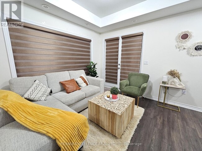 Building Photo - 40 Halliford Pl