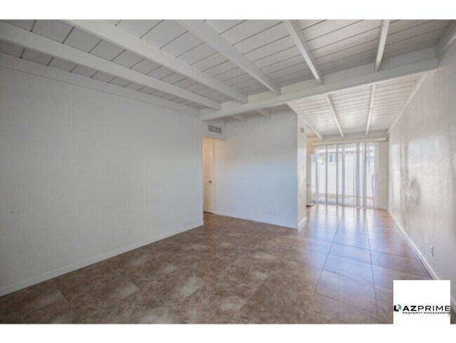 Foto del edificio - Welcome to this Charming Chandler 1/1 Apar...