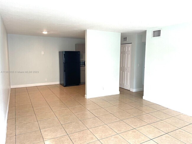 Building Photo - 5213 NW 24th Ct