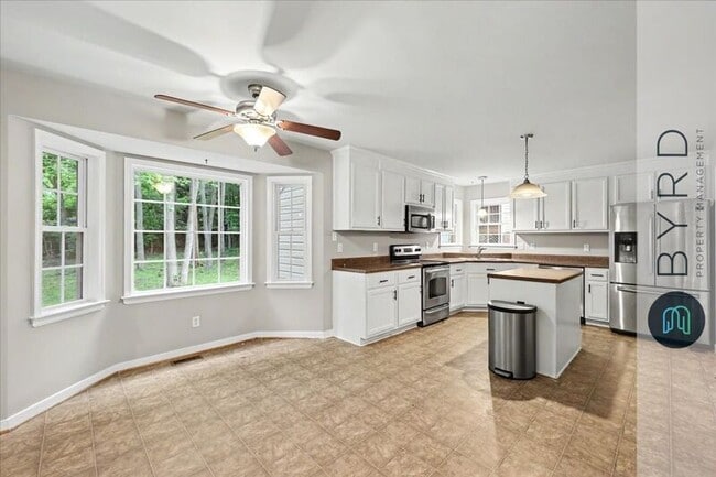 Foto del edificio - 3712 Mill Meadow Dr
