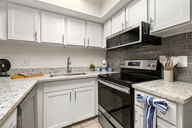Interior Photo - Celeste on Glendale