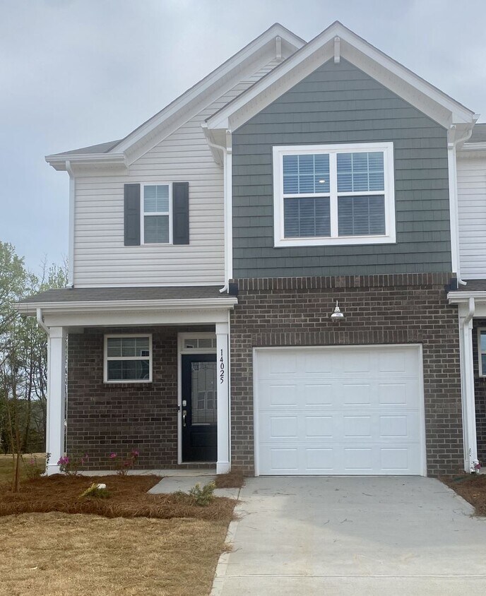 Primary Photo - 3BR/2BA Townhouse; Steele Creek; Popular C...