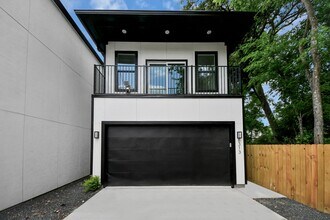 Building Photo - 8313 Venus St