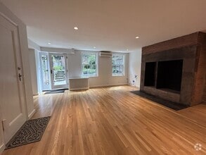 Building Photo - 406 W 20th St