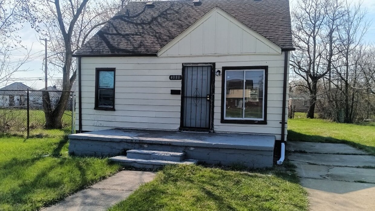 4 bed/1bath bungalow! Now Available! $1250/mo - 4 bed/1bath bungalow! Now Available! $1250/mo