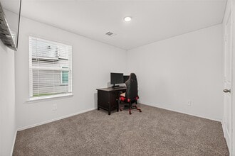 Building Photo - 2074 Legacy Hills Dr