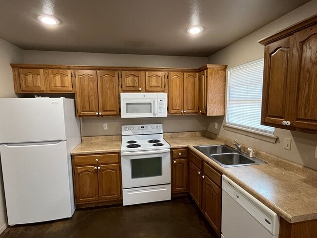 Foto del edificio - 1123 E 13th St