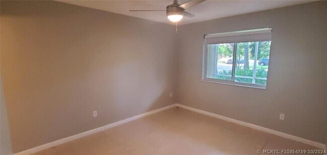 Foto del edificio - 470 S Park Rd
