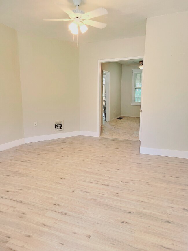 Foto del edificio - 4835 Hannover Ave