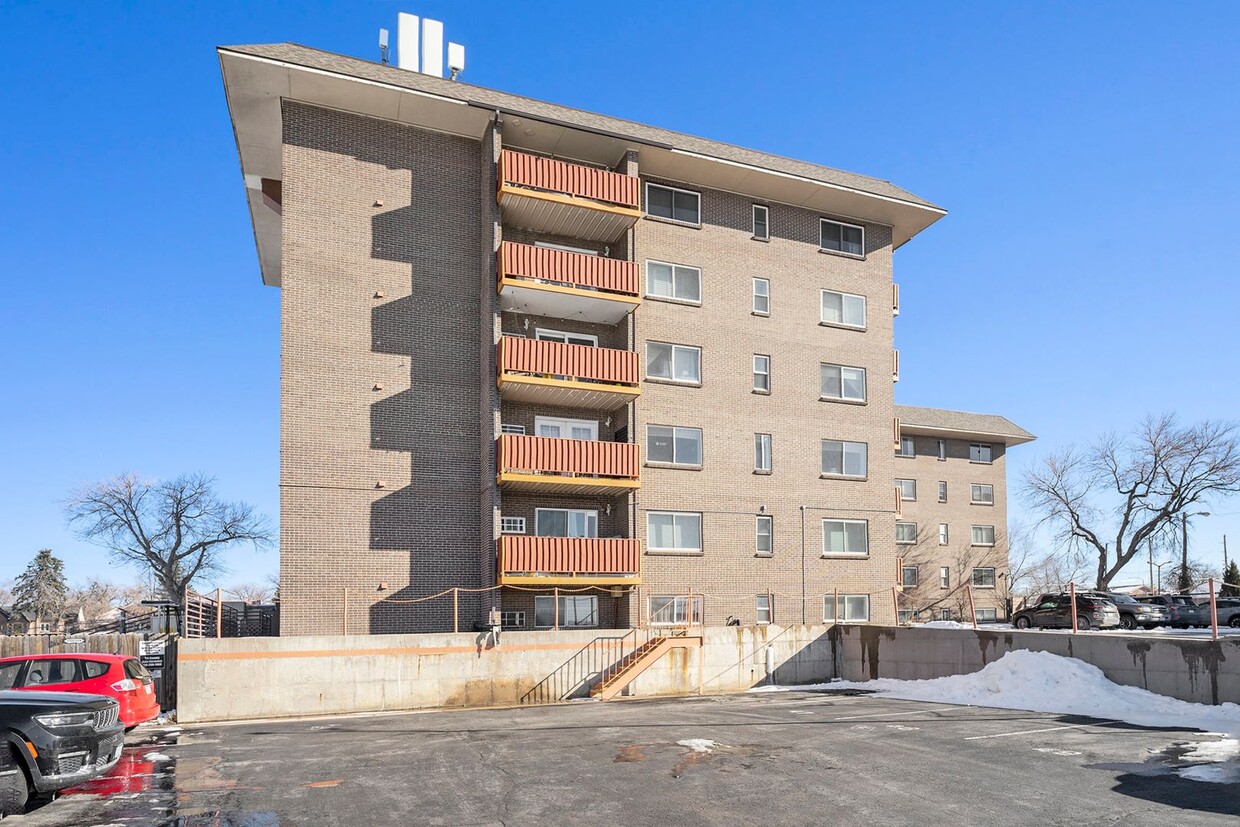 Primary Photo - Beautifully Updated Condo In North Denver