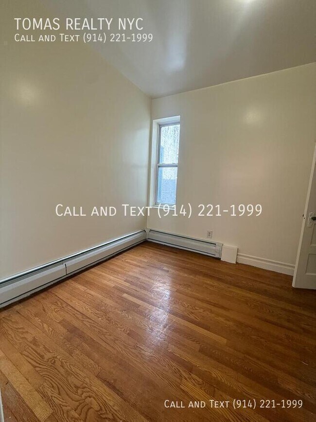 Foto del edificio - 775 E 233rd St