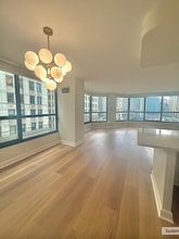 Building Photo - 405 N Wabash Ave