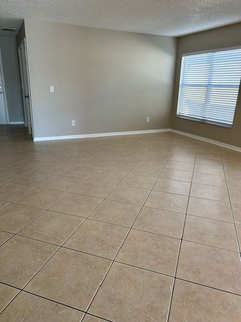 Building Photo - 15181 Sugargrove Way