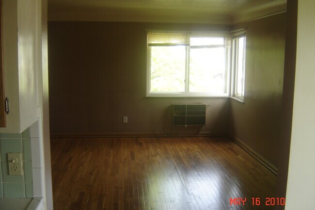 Foto del edificio - 6009 Ridge Rd