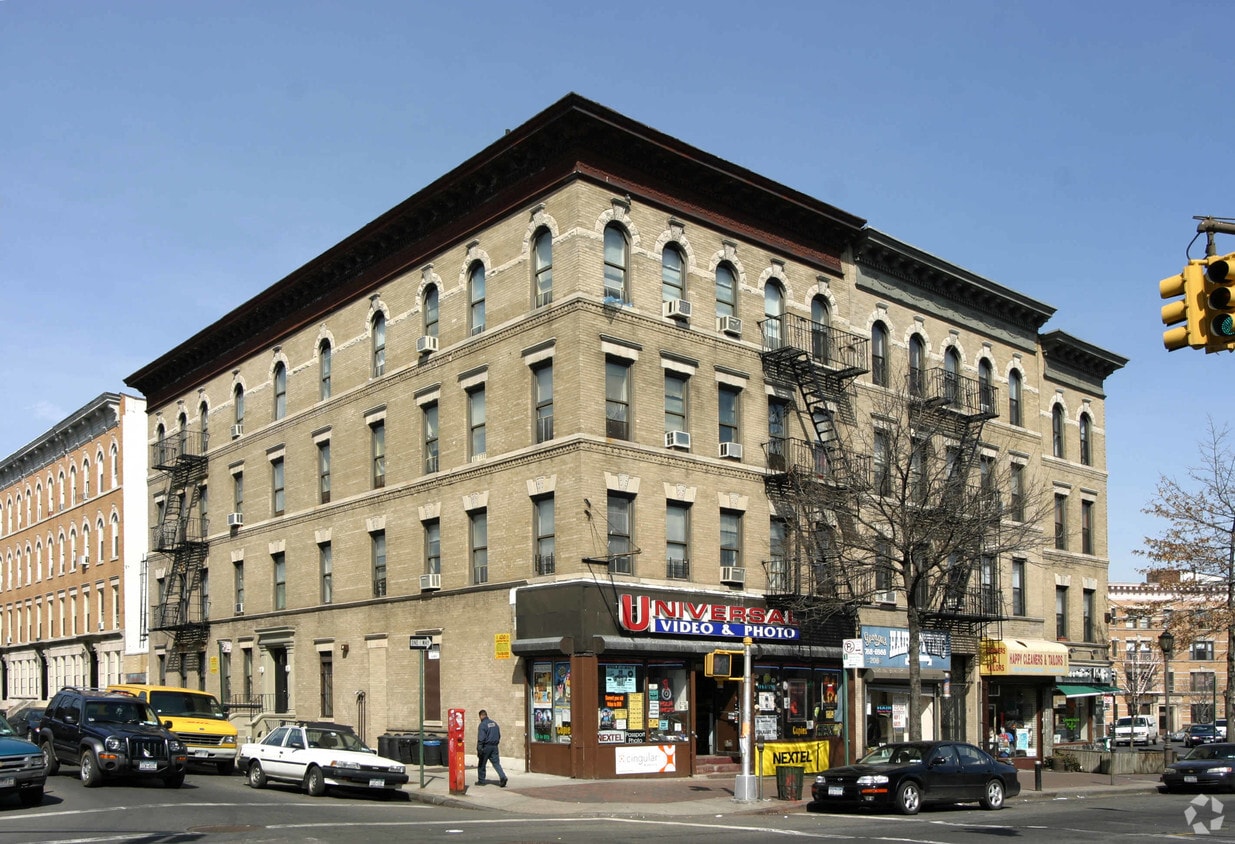 Primary Photo - 210 Prospect Park